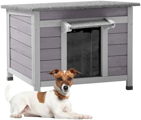 Small wooden kennel with PVC flaps