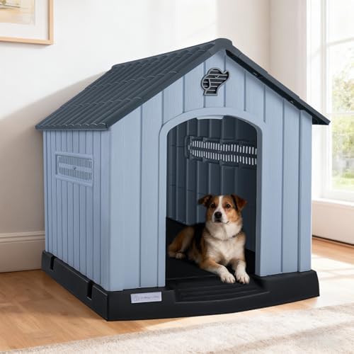 Medium gray plastic house with elevated floor — photo 3